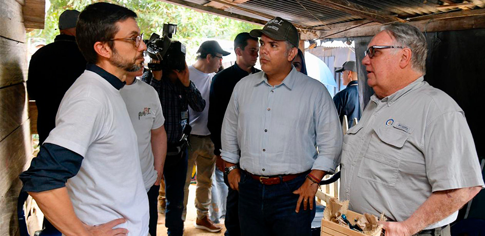 El Presidente Duque anunció que la Fundación Howard G. Buffet donará 46 millones de dólares para vías terciarias en la región del Catatumbo