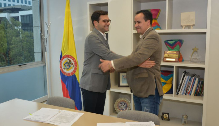 APC Colombia y Red Adelco sellan acuerdo marco para impulsar las cadenas de valor de café y cacao