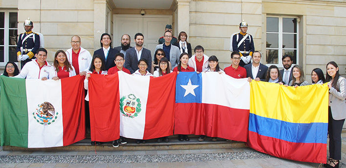 Jóvenes voluntarios de la Alianza del Pacífico llegan a Bogotá para impulsar la “economía creativa”