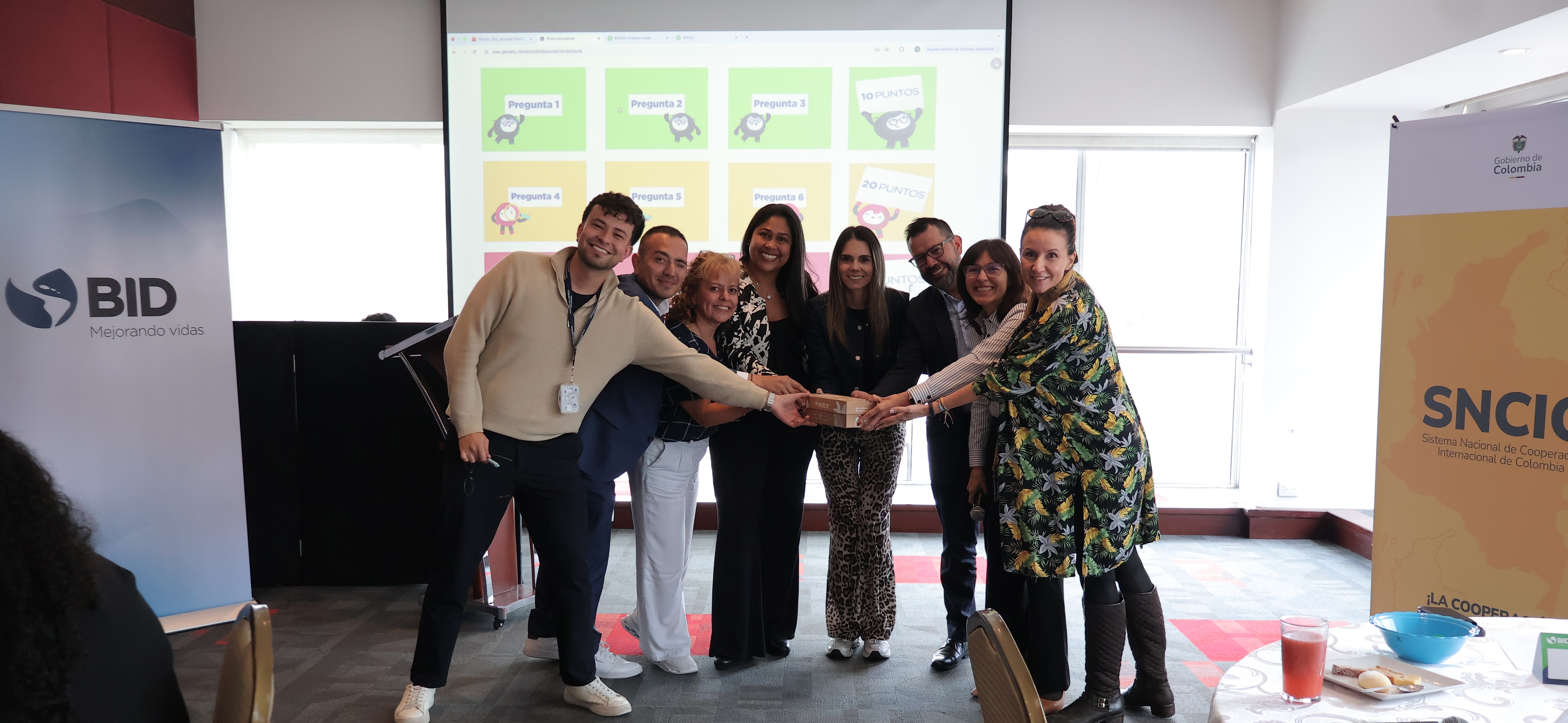 Diplomados y cursos han reunido a l&iacute;deres sociales, funcionarios y estudiantes en torno a herramientas pr&aacute;cticas para dise&ntilde;ar proyectos y conectar con oportunidades de desarrollo. Ya han pasado poco m&aacute;s de 750 participantes.&nbsp; Fotograf&iacute;a: Johan Cuellar / APC Colombia