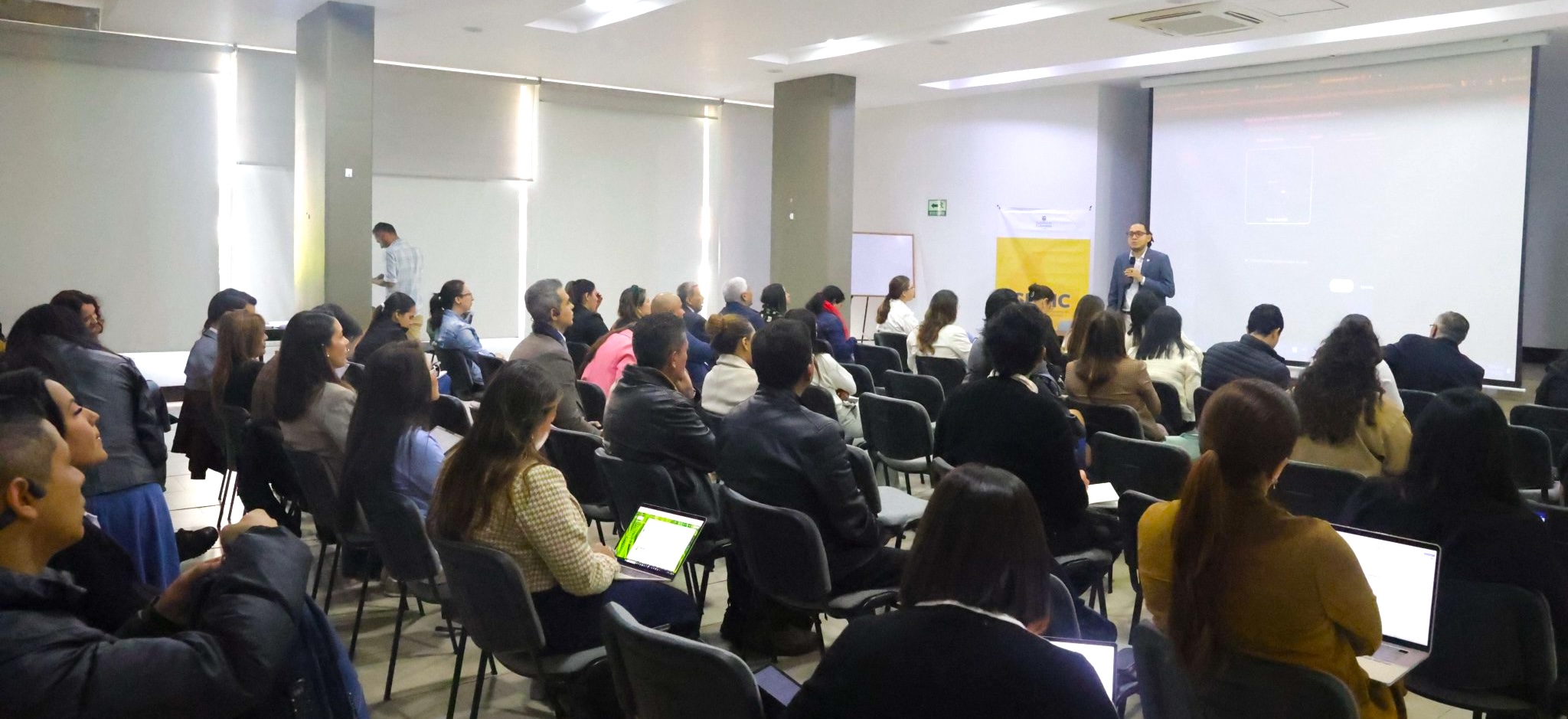 «Aspectos legales y contractuales en la gestión de la cooperación internacional». 