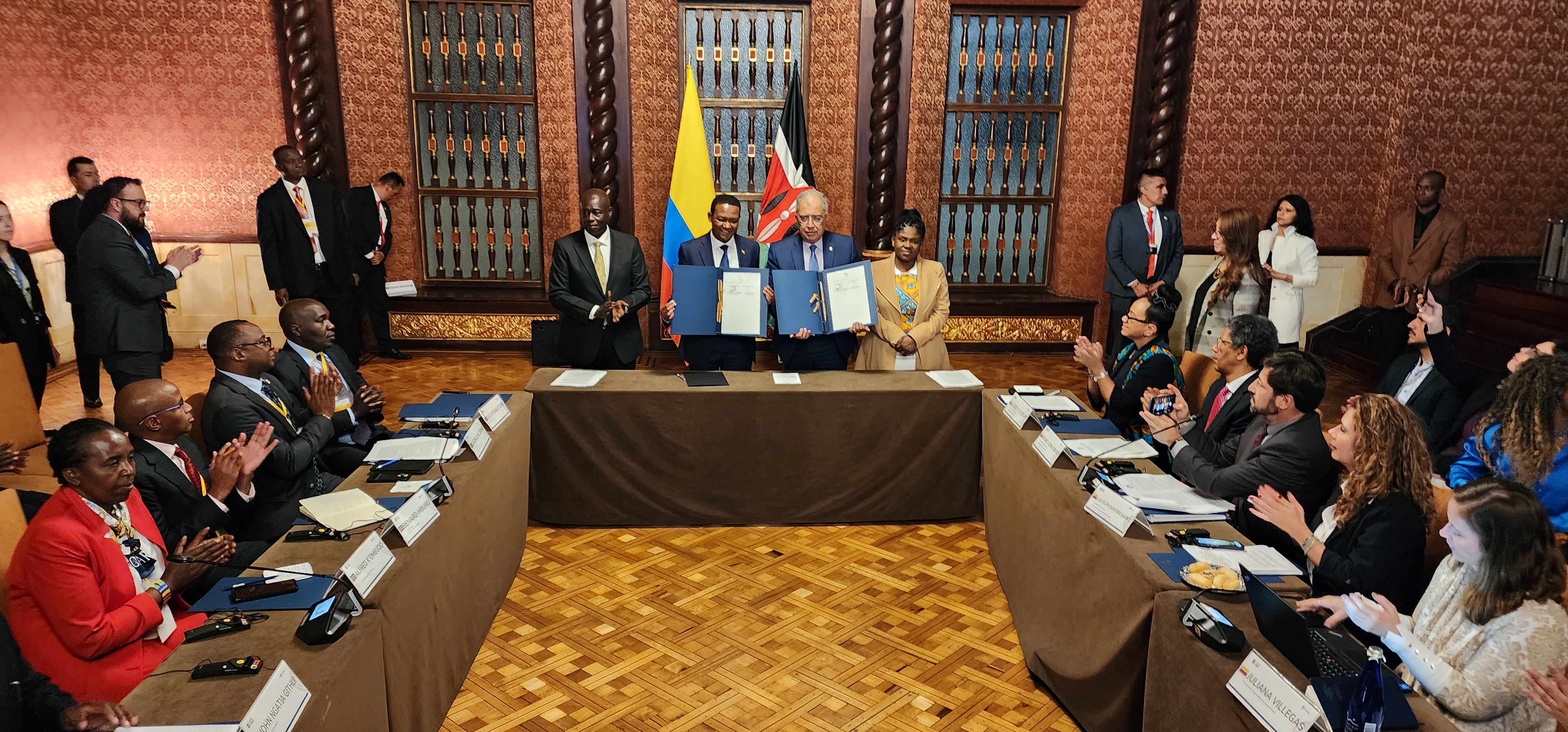 Los representantes de los gobiernos de Kenia y Colombia firmaron los acuerdos que incluyen importantes iniciativas en materia de medio amiente, turismo y cultura