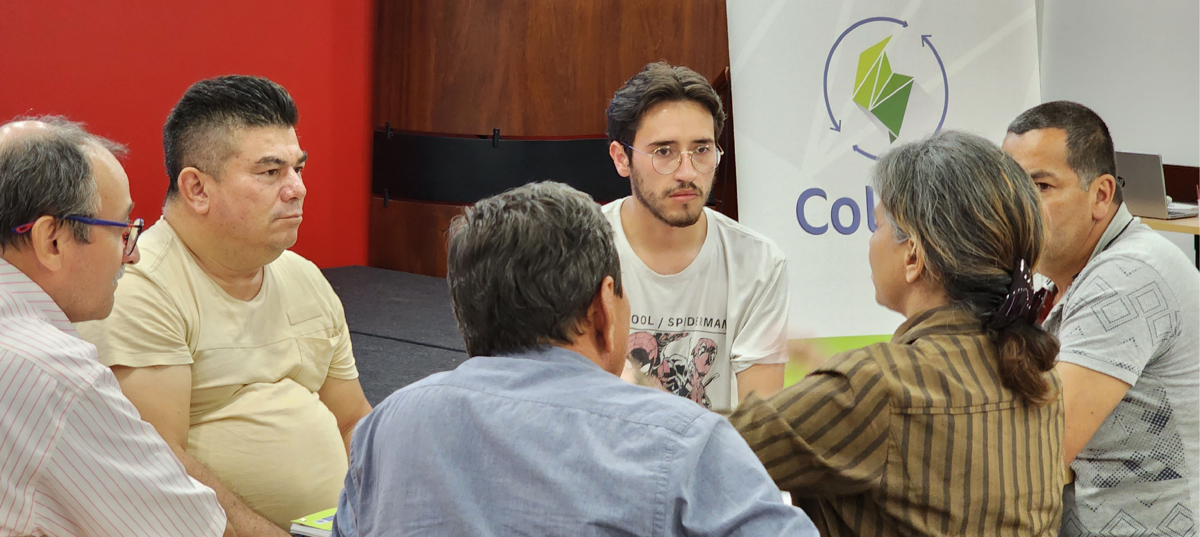 Representantes de APC-Colombia en el Col-Col: de Denominación de Origen (DO) de los productos de Santander y Huila, reunidos revisando planes de trabajo