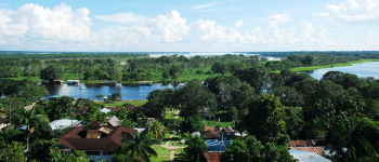 Paisaje del mirardor de Puerto Colombia en el Amazonas colombiano