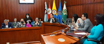 La directora de APC-Colombia presenta ante senadores la labor de APC-Colombia en la Cooperación internacional
