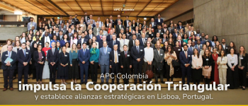 Foto en donde están todos los representantes participantes de la VIII Reunión Internacional de Cooperación Triangular, "Vinculando procesos globales para crear impacto local"