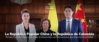 Directora de APC Colombia, Embajador de China y Ministra encargada en el evento.
