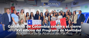 Los estudiantes de Perú, México y Chile. Además representantes de APC Colombia, la Cancillería de Colombia e ICETEX