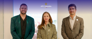 Foto de la directora general de APC Colombia, Adriana Piquero con Frank Schönberg, gerente de portafolio de KFW Colombia y Juan Pablo Belalcázar de Corporación Instiglio