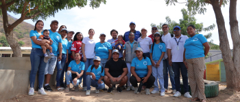 Integrantes de una de las iniciativas de CoNexo con representantes de APC Colombia y OIM.