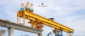 Foto de la construcción de un puente