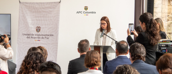 Alexandra Palencia, directora general de APC Colombia dando las palabra de aperturta de la Semana Internacional para la Consolidación de la Paz