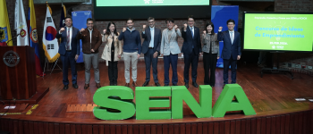 Representantes de las instituciones participantes del el Programa de Voluntariado para el Fortalecimiento de las Capacidades en Educación para el Emprendimiento Innovador. 