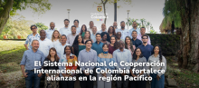 Foto de los participantes del evento, arriba en el medio el logo de APC Colombia, abajo el titulo de la nota.